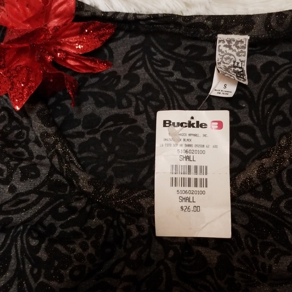 🍒4 BEAUTIFUL TOP🍒 - Picture 4 of 5